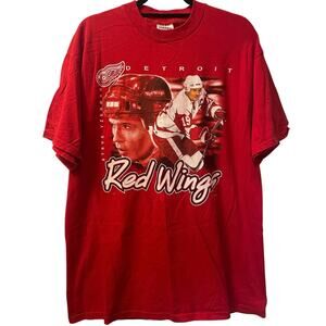 Vintage 90s Detroit Red Wings NHL Steve Yzerman Hockey Player Shirt Adult XL